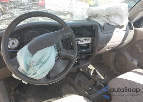 2004 Toyota Tacoma z USA, uszkodzony, nr VIN 5TEPM62N44Z402172